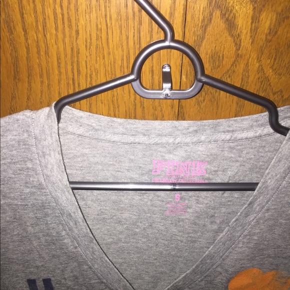 PINK Victoria Secret U OF I College T-Shirt Gray Size Small - Picture 2 of 4